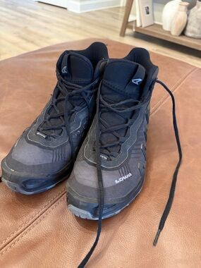 Lowa Black Men's Waterproof Trail Boots